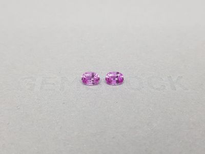 Пара ярко-розовых мадагаскарских негретых сапфиров 0,97 карат photo