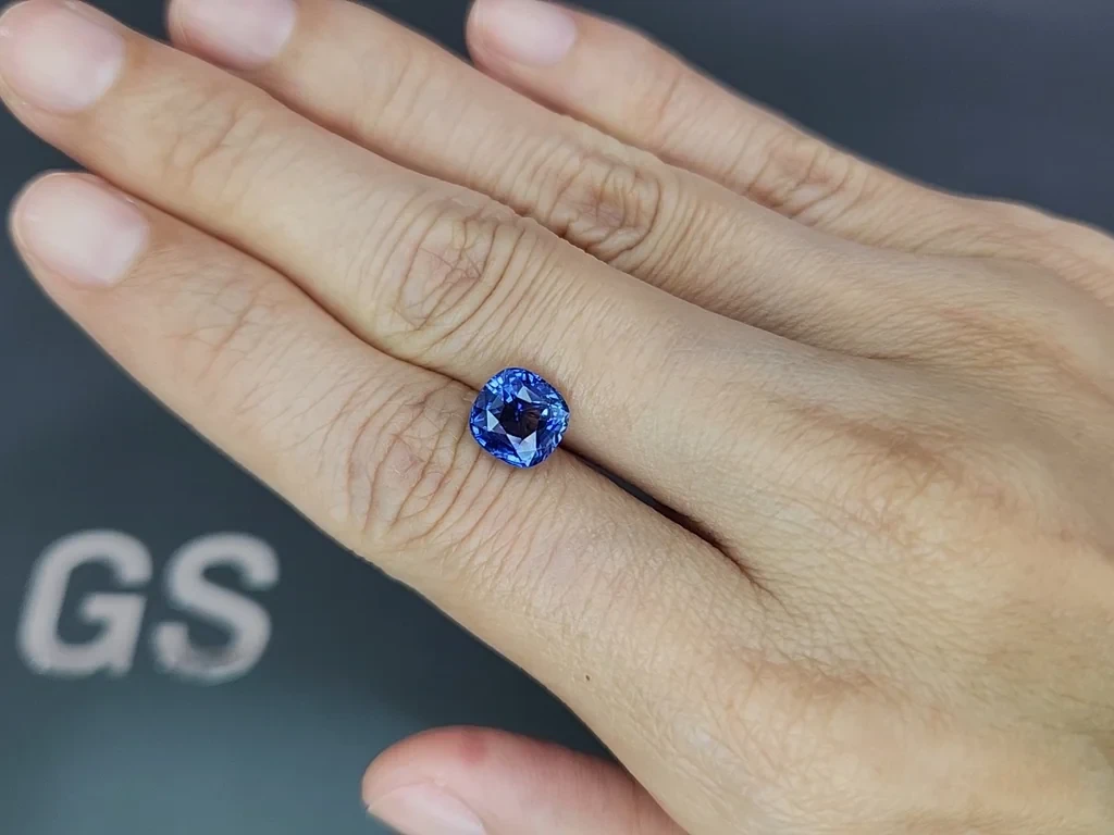 Сапфир Cornflower Blue в огранке кушон 3,36 карат, Шри-Ланка Изображение №2
