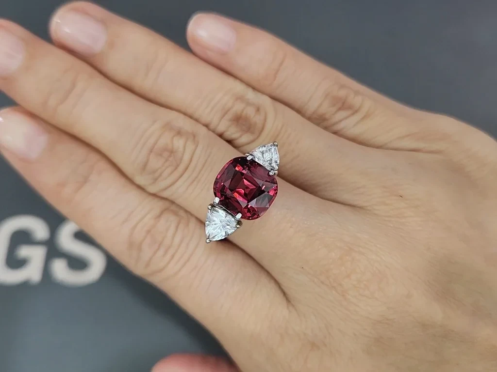 Гранат родолит в огранке кушон 6,68 карат, Танзания Изображение №5