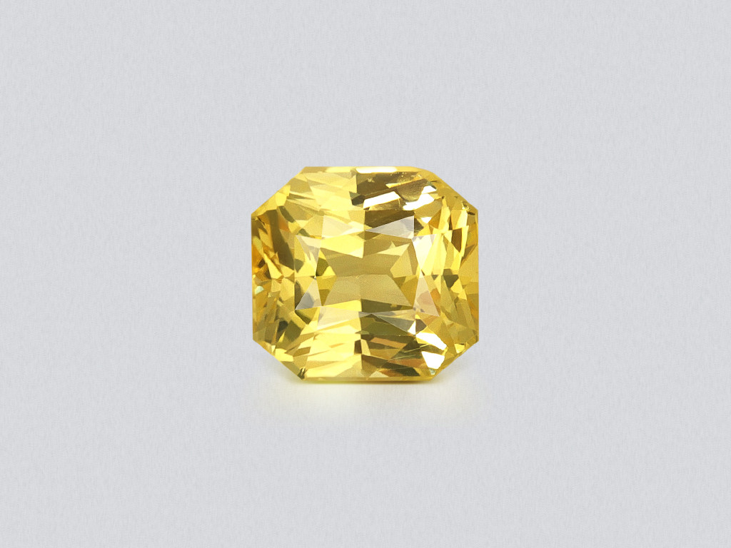 Негретый сапфир Golden Yellow с эффектом хамелеон в огранке радиант 2,06 карат, Шри-Ланка Изображение №1