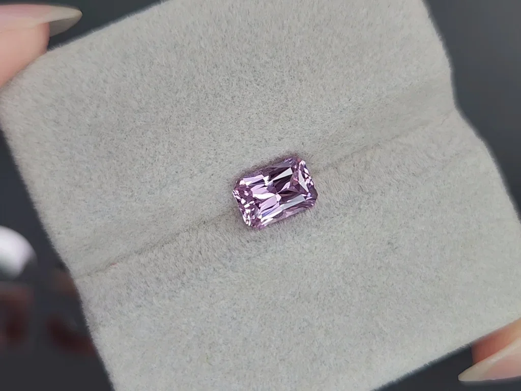 Негретый сапфир Baby Pink в огранке радиант 1,60 карата, Мадагаскар  Изображение №4