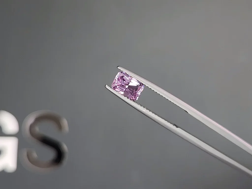 Негретый сапфир Baby Pink в огранке радиант 1,60 карата, Мадагаскар  Изображение №3