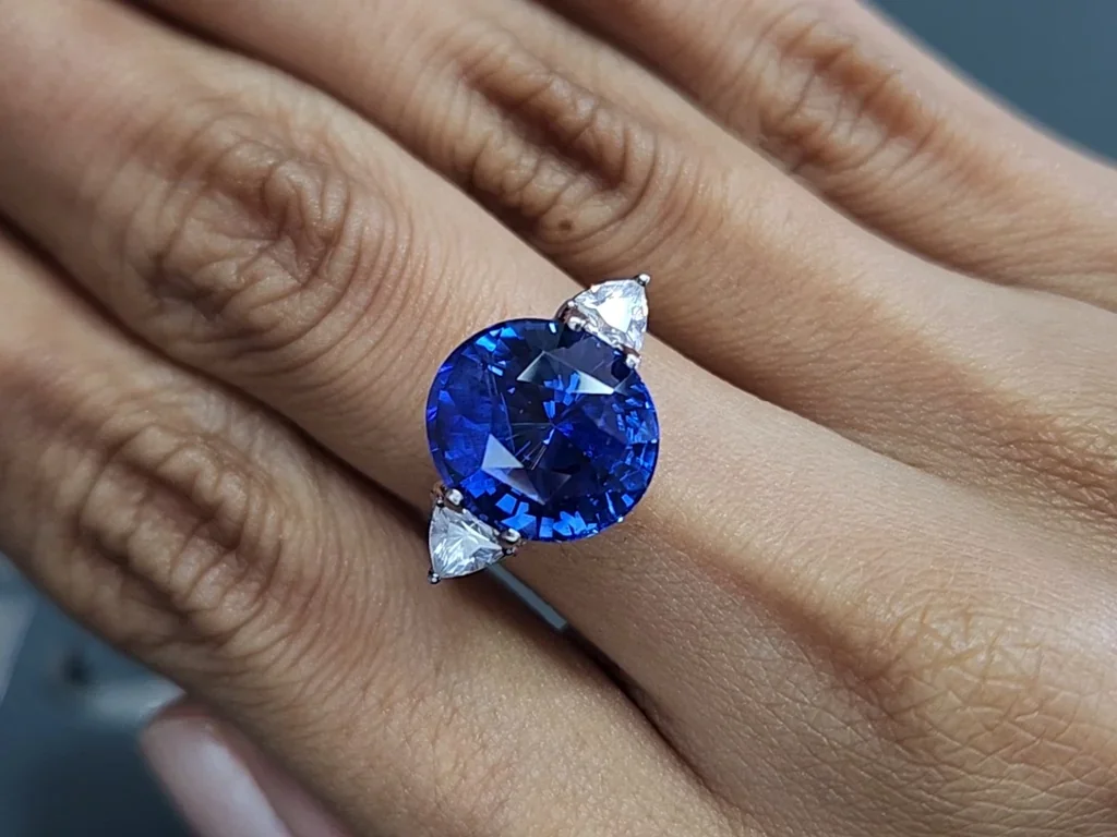 Сапфир Royal Blue в огранке круг 8,71 карат, Шри-Ланка  Изображение №5