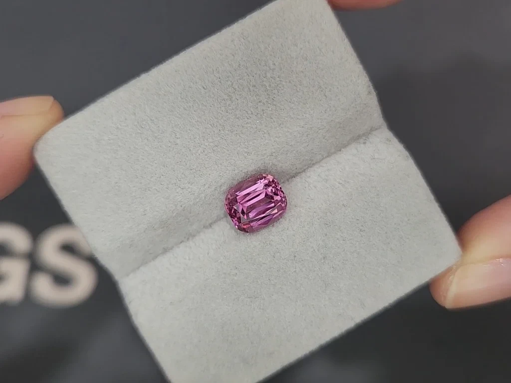 Гранат Малайя в огранке кушон 2,33 карат, Танзания  Изображение №4