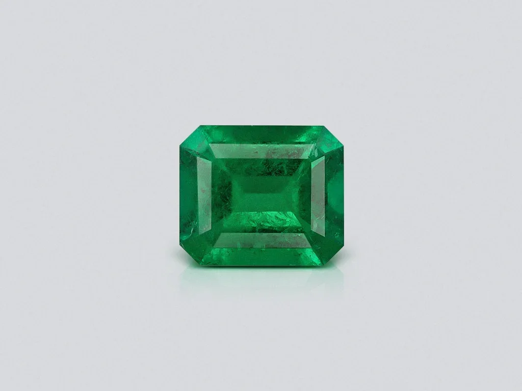 Изумруд цвета Vivid Green 1,69 карат, Колумбия Изображение №1
