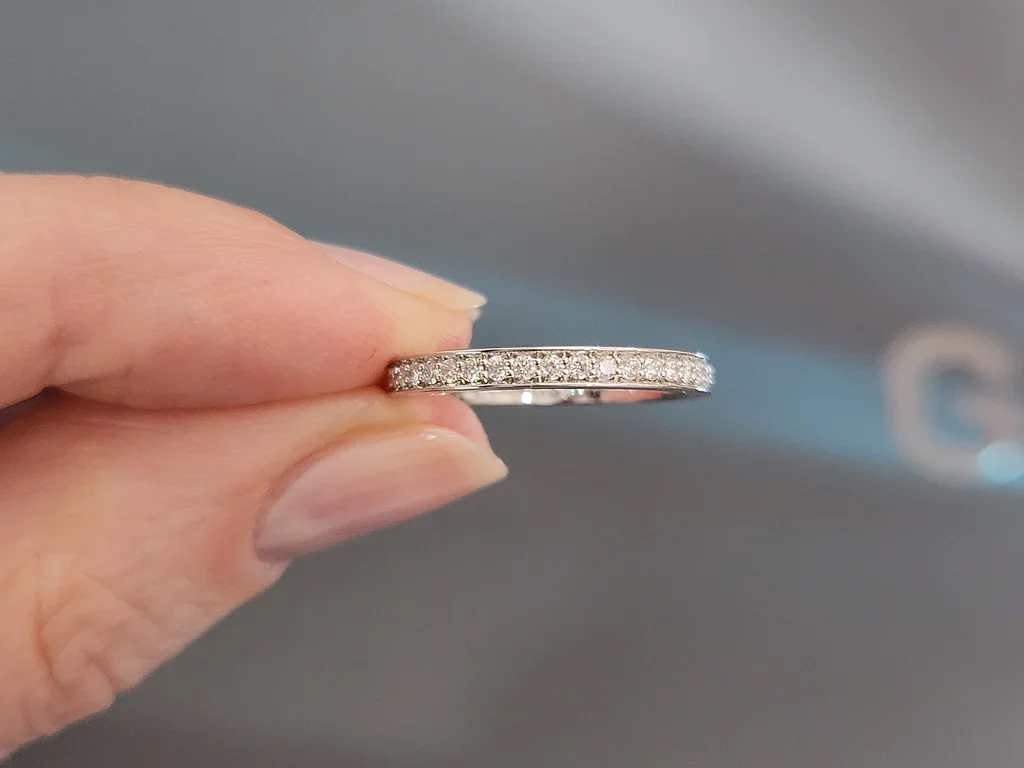 Кольцо с бриллиантами в белом золоте 750 пробы Изображение №2