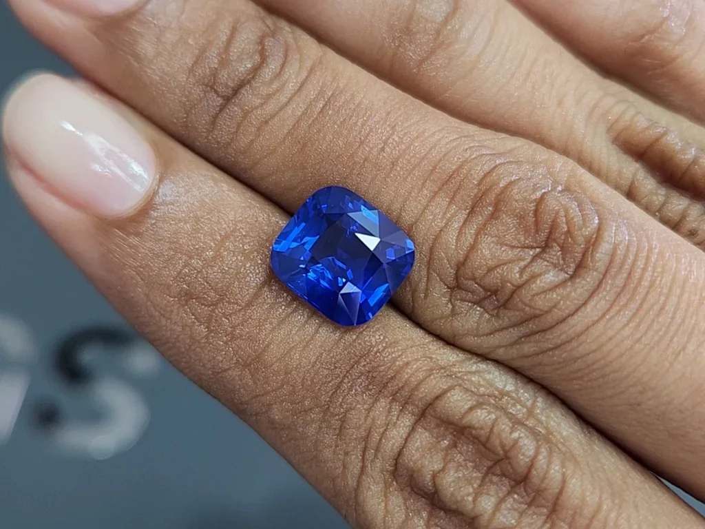 Сапфир Royal Blue в огранке кушон 5,01 карат, Шри-Ланка  Изображение №2