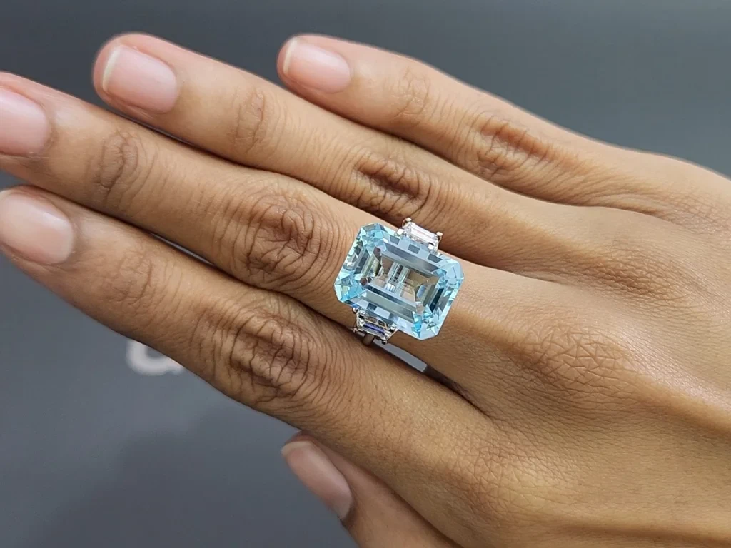 Аквамарин в огранке октагон 11,70 карат, Мадагаскар  Изображение №5