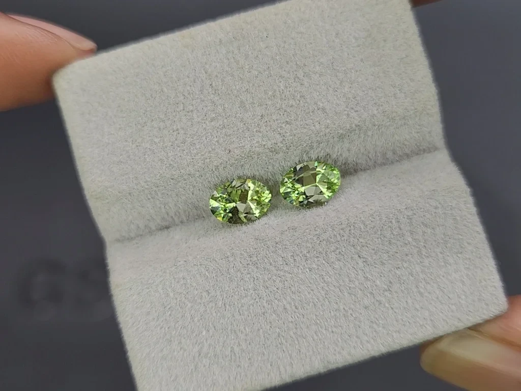 Пара гранатов гроссуляр  в огранке овал 1.49 карат, Танзания Изображение №4