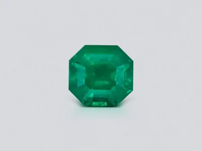 Колумбийский изумруд цвета Vivid Green в огранке октагон 7,42 карат photo