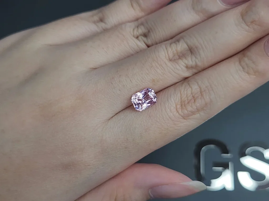 Негретый сапфир Baby Pink в огранке радиант 3,10 карата, Мадагаскар Изображение №2