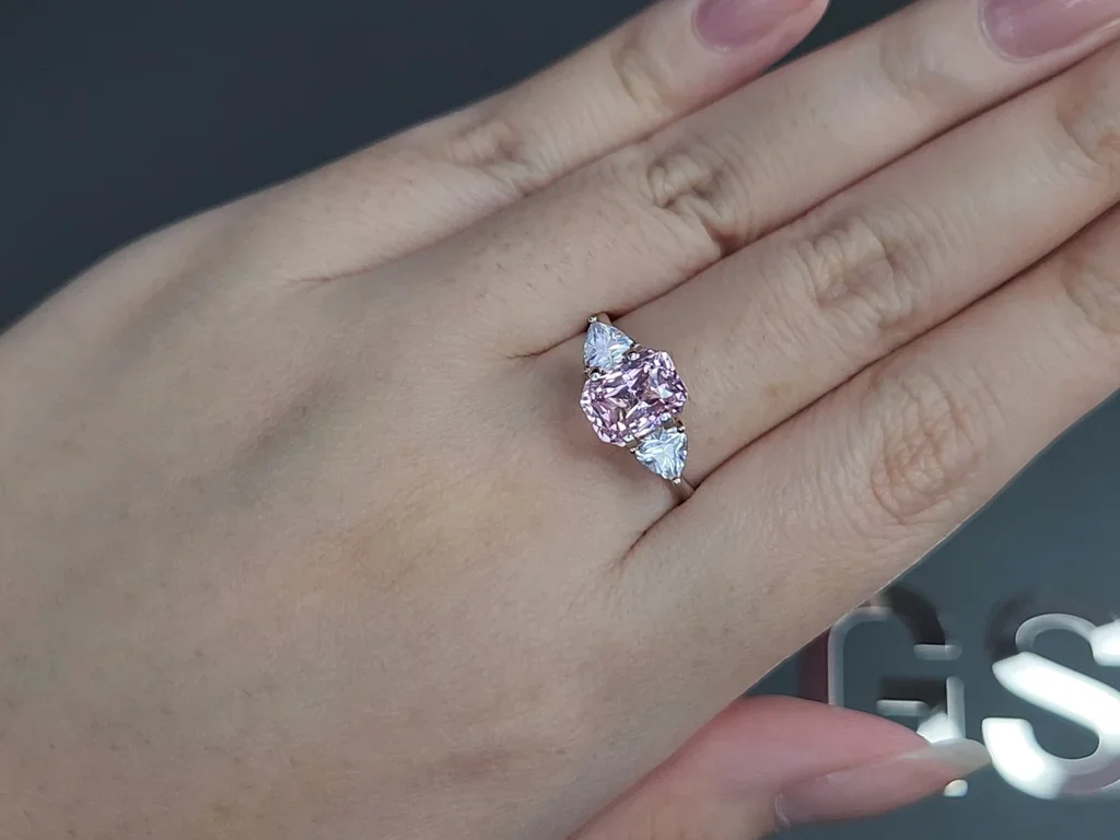 Негретый сапфир Baby Pink в огранке радиант 3,10 карата, Мадагаскар Изображение №5