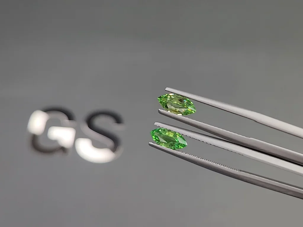 Пара цаворитов Intense Green в огранке маркиз 1,59 карат, Танзания Изображение №3