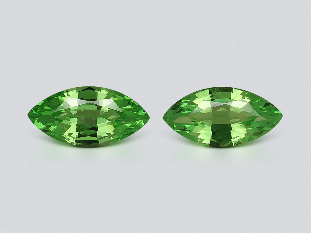 Пара цаворитов Intense Green в огранке маркиз 1,59 карат, Танзания Изображение №1