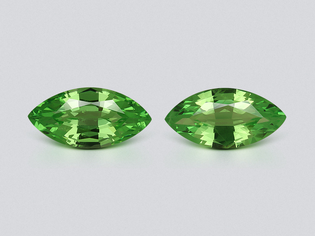 Пара цаворитов Intense Green в огранке маркиз 1,59 карат, Танзания Изображение №1