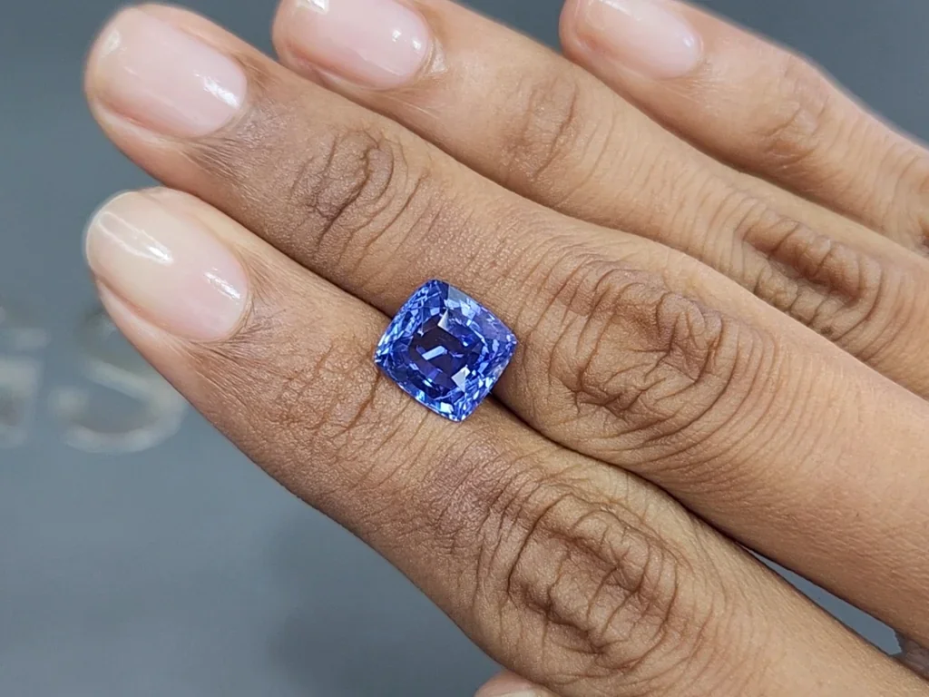 Негретый сапфир Cornflower Blue в огранке кушон 4,59 карат, Шри-Ланка Изображение №2