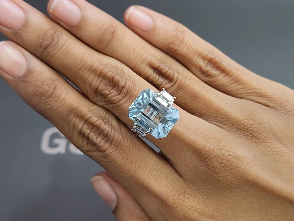 Аквамарин в огранке октагон 13,00 карат, Мадагаскар  Изображение №5