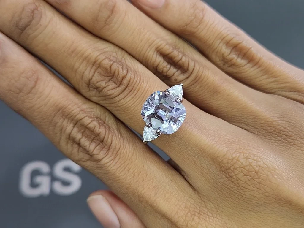 Шпинель в огранке кушон 5,84 карат, Бирма  Изображение №5