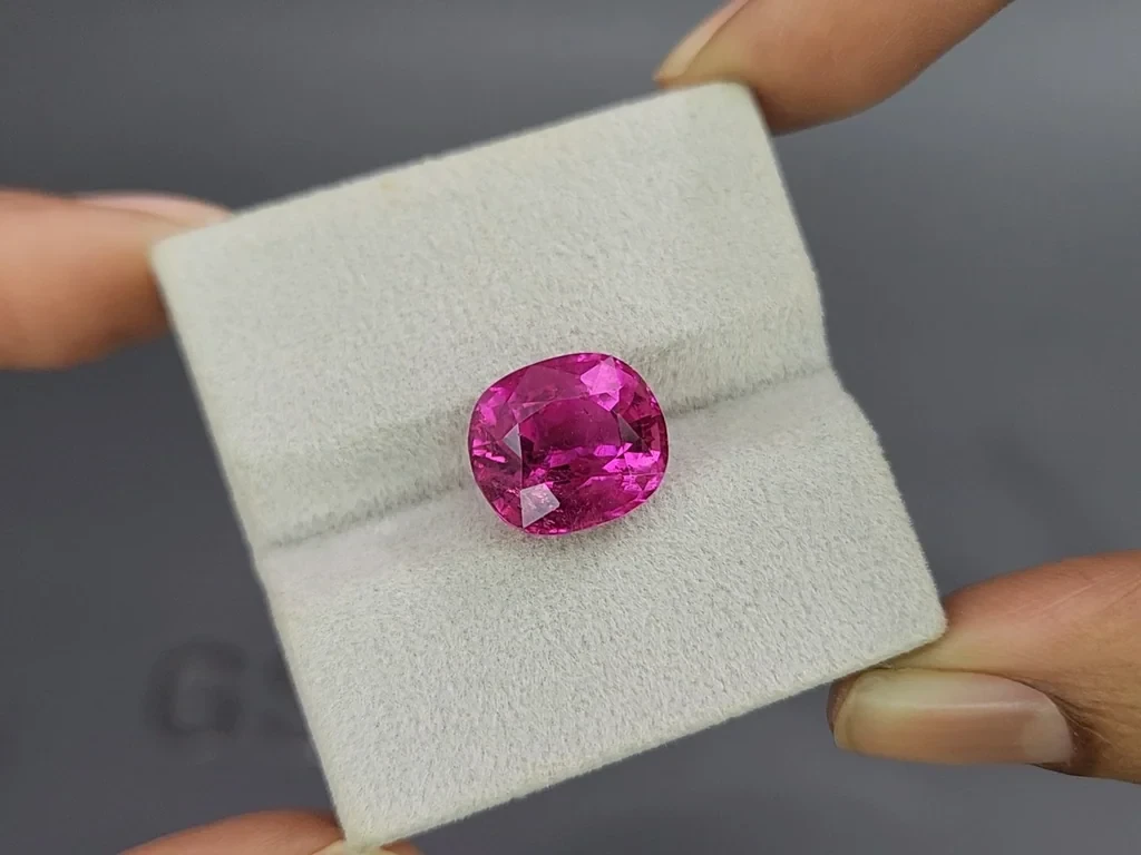 Турмалин рубеллит неоново-розовый в огранке кушон 7,98 карат, Афганистан Изображение №4