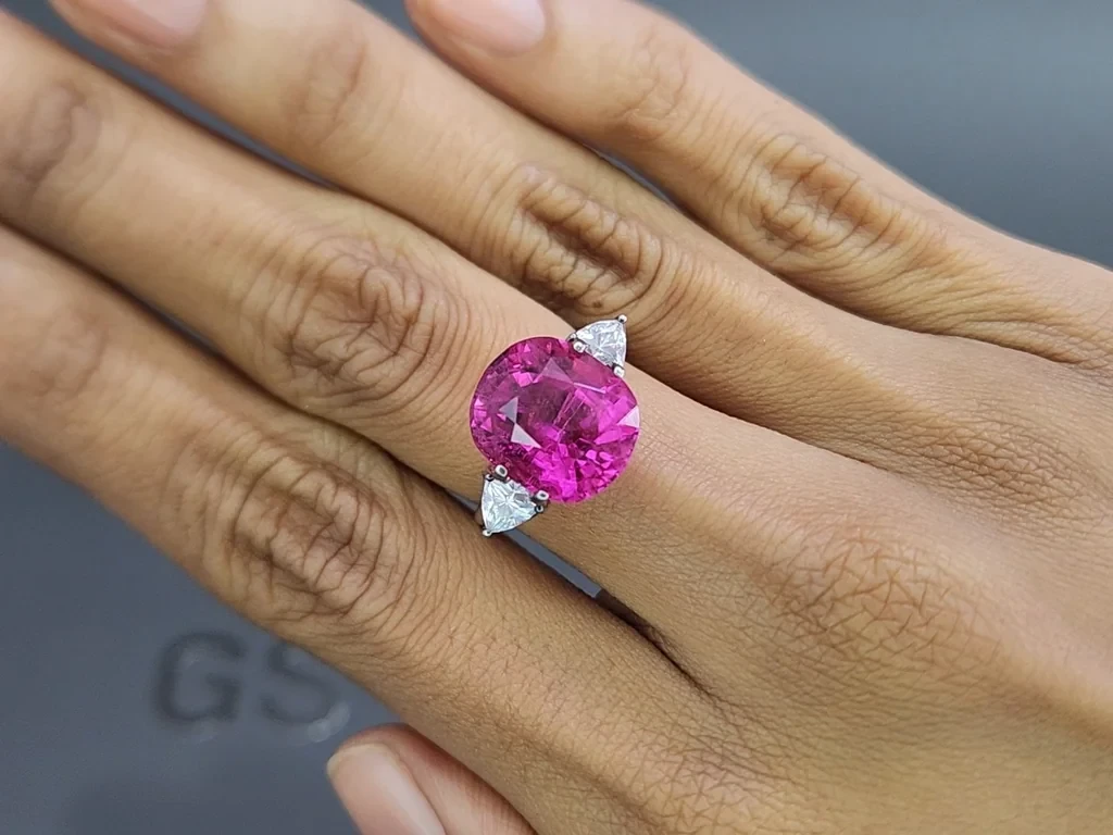 Турмалин рубеллит неоново-розовый в огранке кушон 7,98 карат, Афганистан Изображение №5