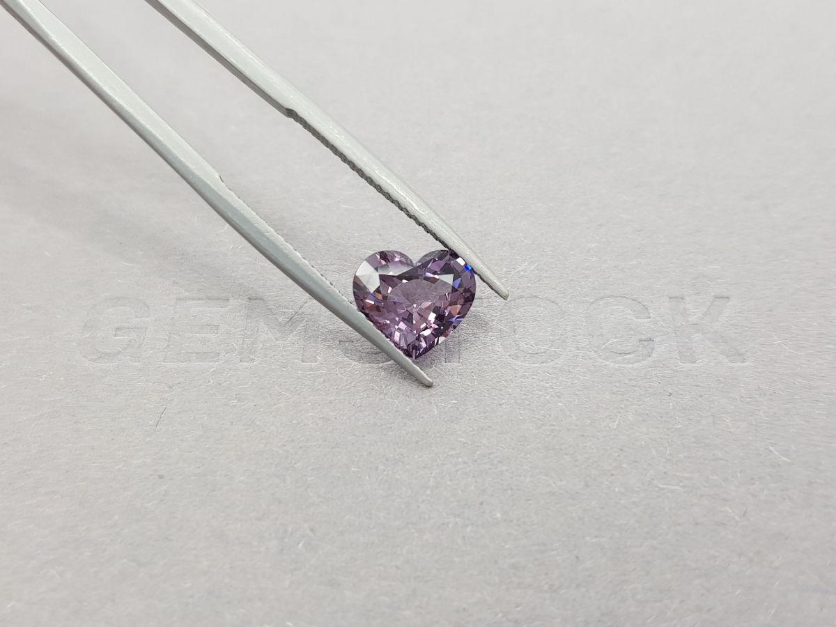Шпинель серовато-фиолетового цвета в огранке сердце 2,34 карата, Бирма фото №4