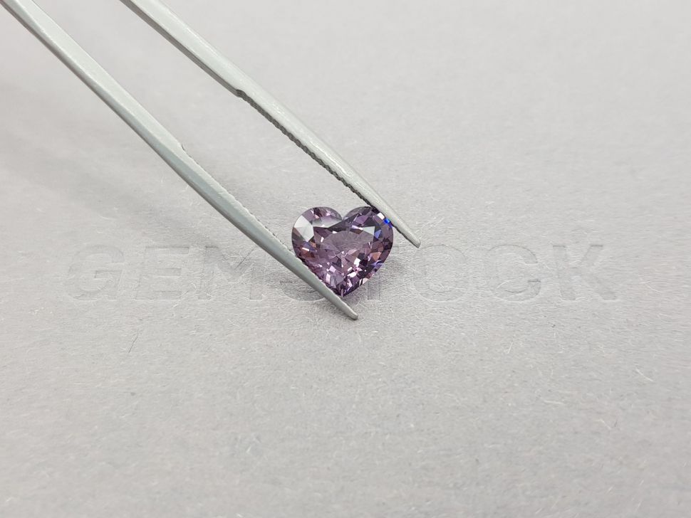 Шпинель серовато-фиолетового цвета в огранке сердце 2,34 карата, Бирма Изображение №4