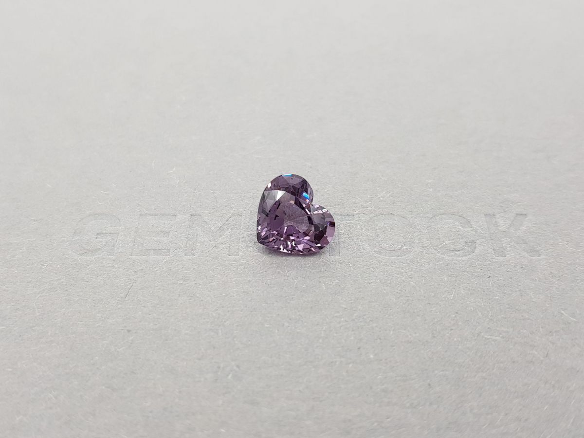 Шпинель серовато-фиолетового цвета в огранке сердце 2,34 карата, Бирма фото №1