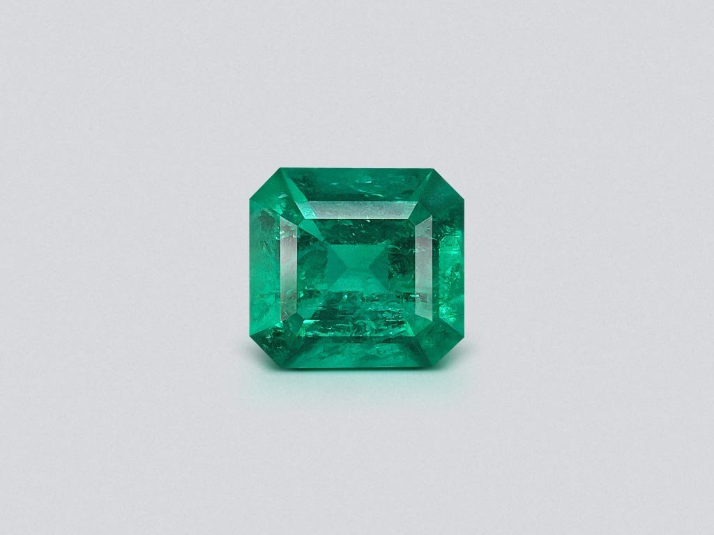 Яркий "Muzo Green" изумруд в огранке октагон 0,89 карат Изображение №1