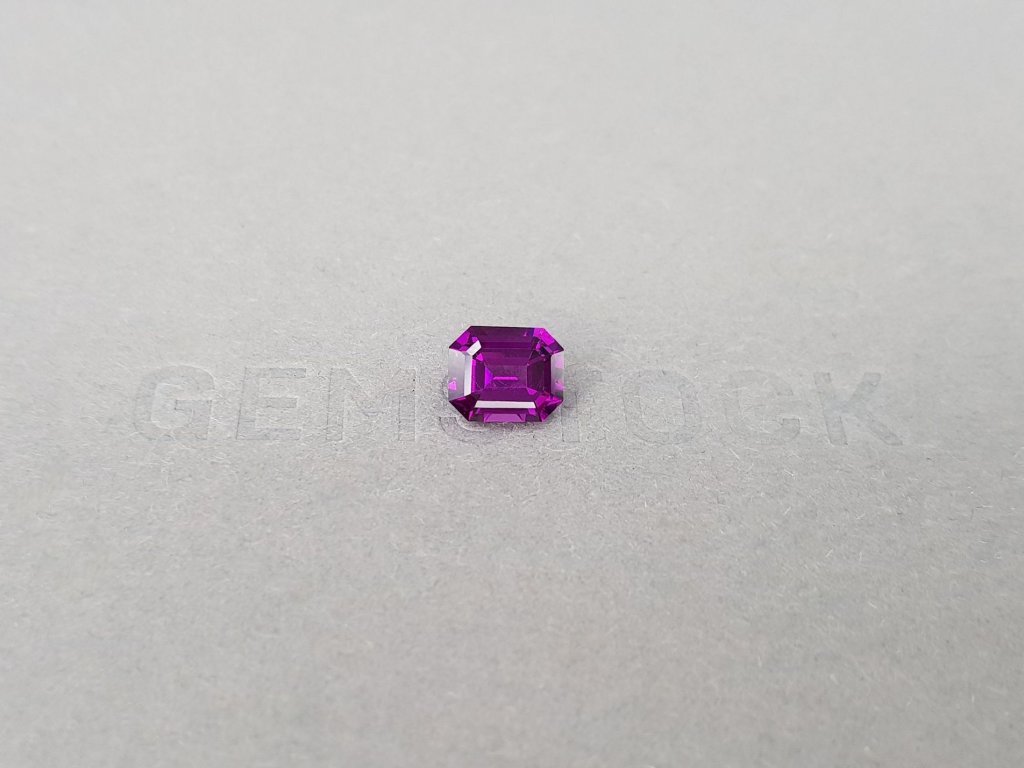 Пурпурный гранат умбалит в огранке октагон 1,77 карата, Танзания Изображение №1
