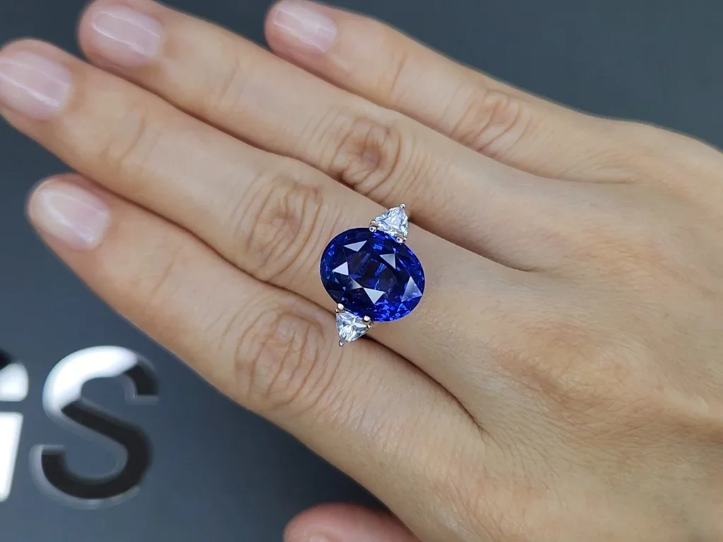 Негретый синий сапфир Royal Blue в огранке овал 10,08 карат, Шри-Ланка  Изображение №5