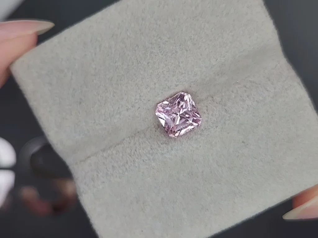 Негретый сапфир Baby Pink в огранке радиант 1,80 карата, Мадагаскар Изображение №4