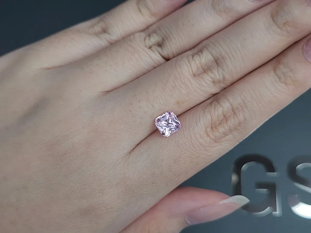 Негретый сапфир Baby Pink в огранке радиант 1,80 карата, Мадагаскар Изображение №2