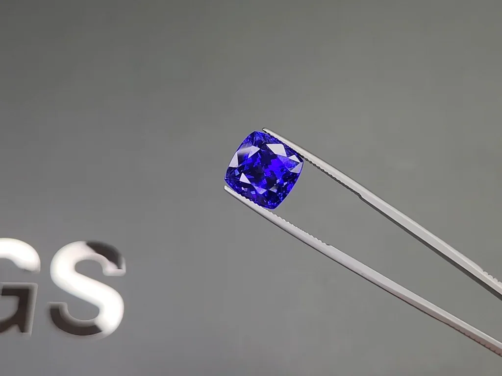 Крупный Танзанит Royal blue в огранке кушон 11,80 карата, Танзания Изображение №3