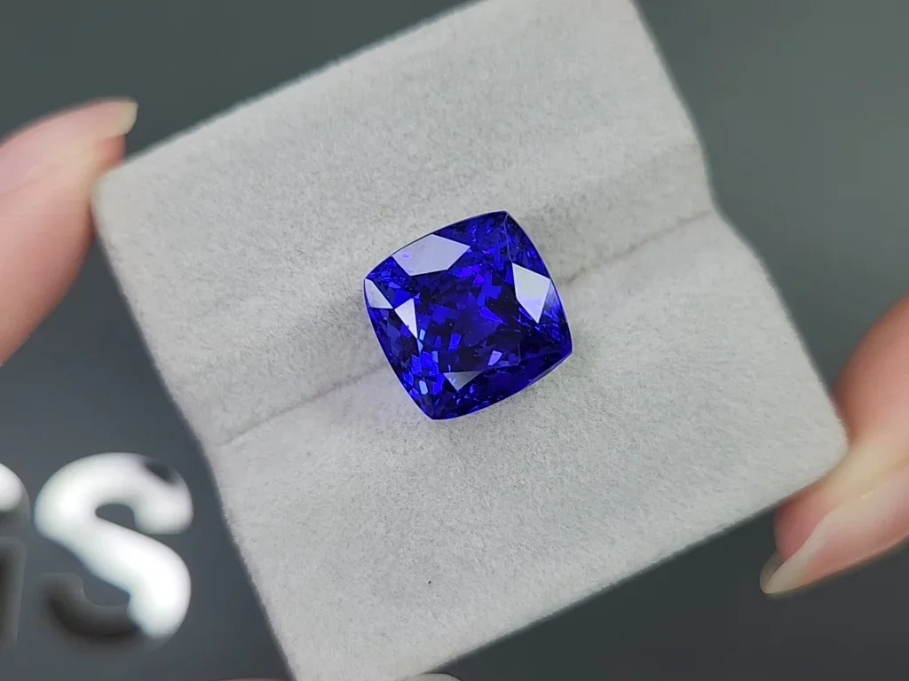 Крупный Танзанит Royal blue в огранке кушон 11,80 карата, Танзания Изображение №4