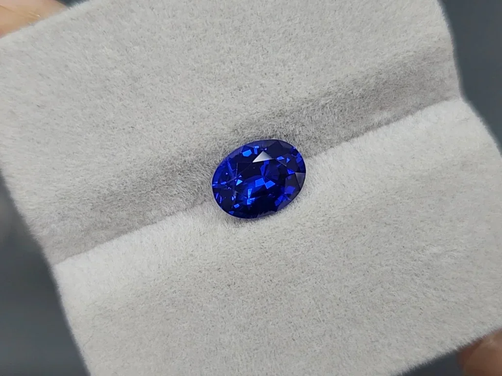 Сапфир Royal Blue в огранке овал 2,06 карат, Шри-Ланка  Изображение №4