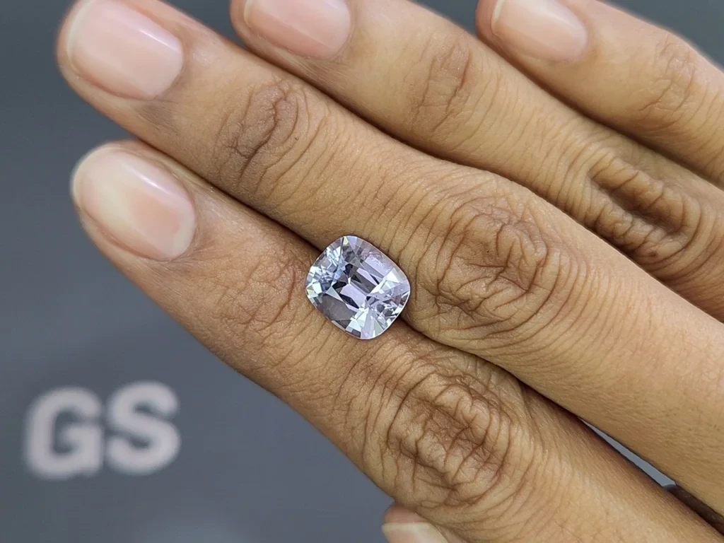 Шпинель в огранке кушон 4,24 карат, Бирма  Изображение №2