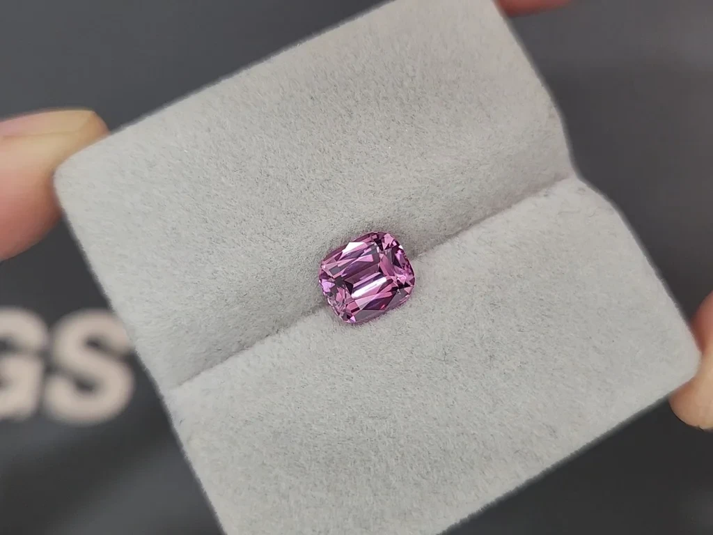 Гранат Малайя в огранке кушон 1,92 карат, Танзания  Изображение №4