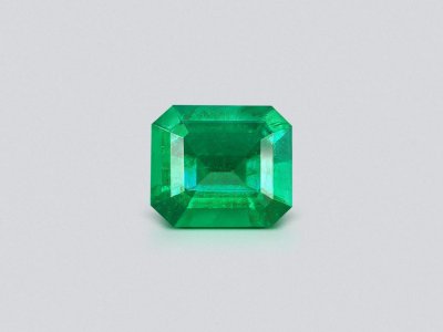Изумруд цвета Vivid Green из Колумбии в огранке октагон 3,99 карат, GRS photo