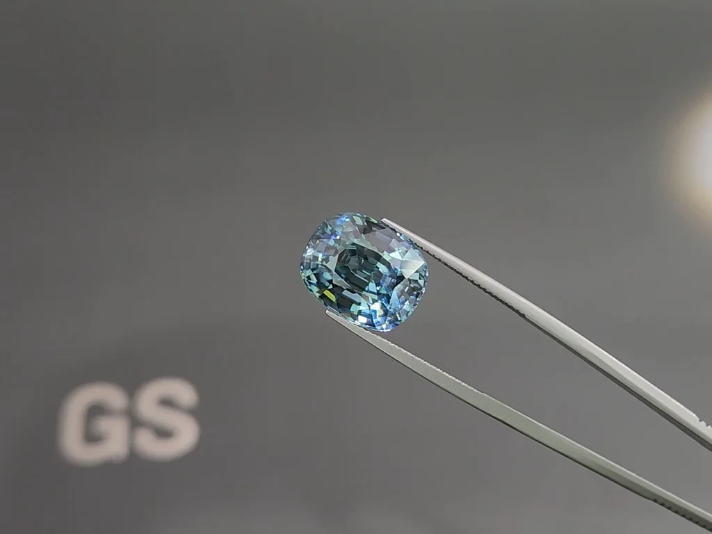 Циркон со сменой цвета от фиолетового к зеленому в огранке кушон 15,20 карат, Бирма Изображение №7