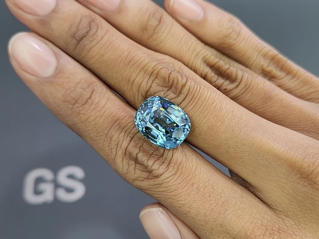 Циркон со сменой цвета от фиолетового к зеленому в огранке кушон 15,20 карат, Бирма Изображение №2