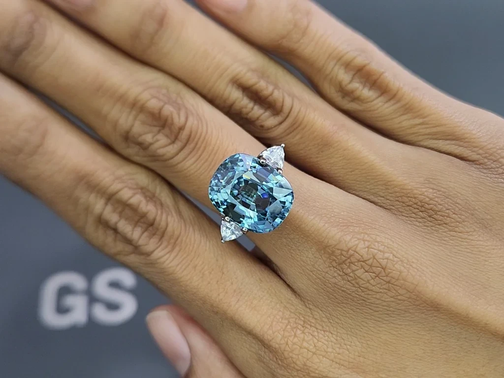 Циркон со сменой цвета от фиолетового к зеленому в огранке кушон 15,20 карат, Бирма Изображение №11