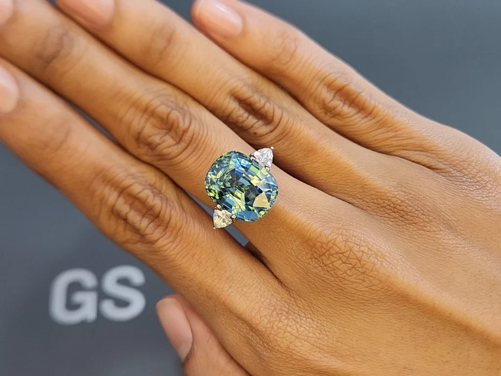 Циркон со сменой цвета от фиолетового к зеленому в огранке кушон 15,20 карат, Бирма Изображение №12