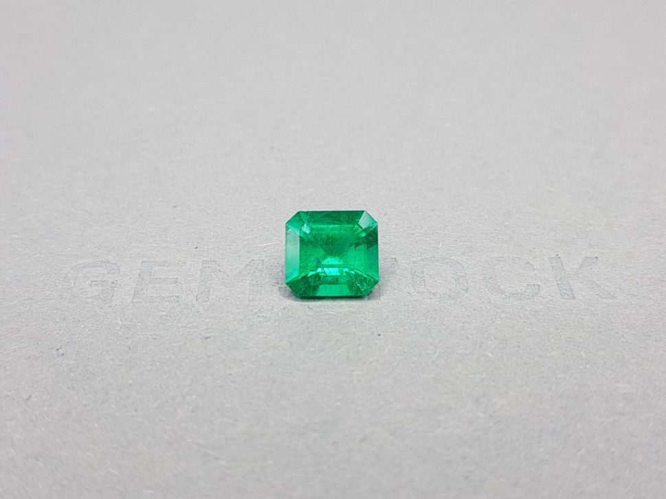 Кольцо с изумрудом цвета Muzo Green 2,23 карата и бриллиантами в белом золоте 750 пробы Изображение №5