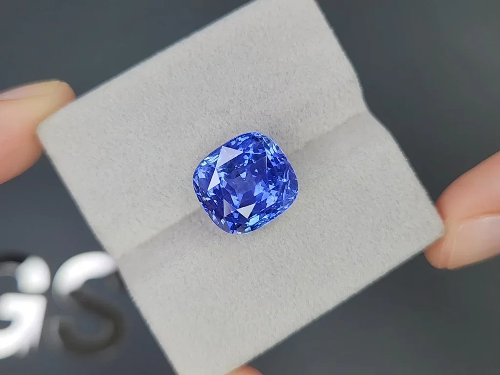 Негретый синий сапфир (Cornflower Blue) в огранке кушон 13,35 карат, Шри-Ланка Изображение №4