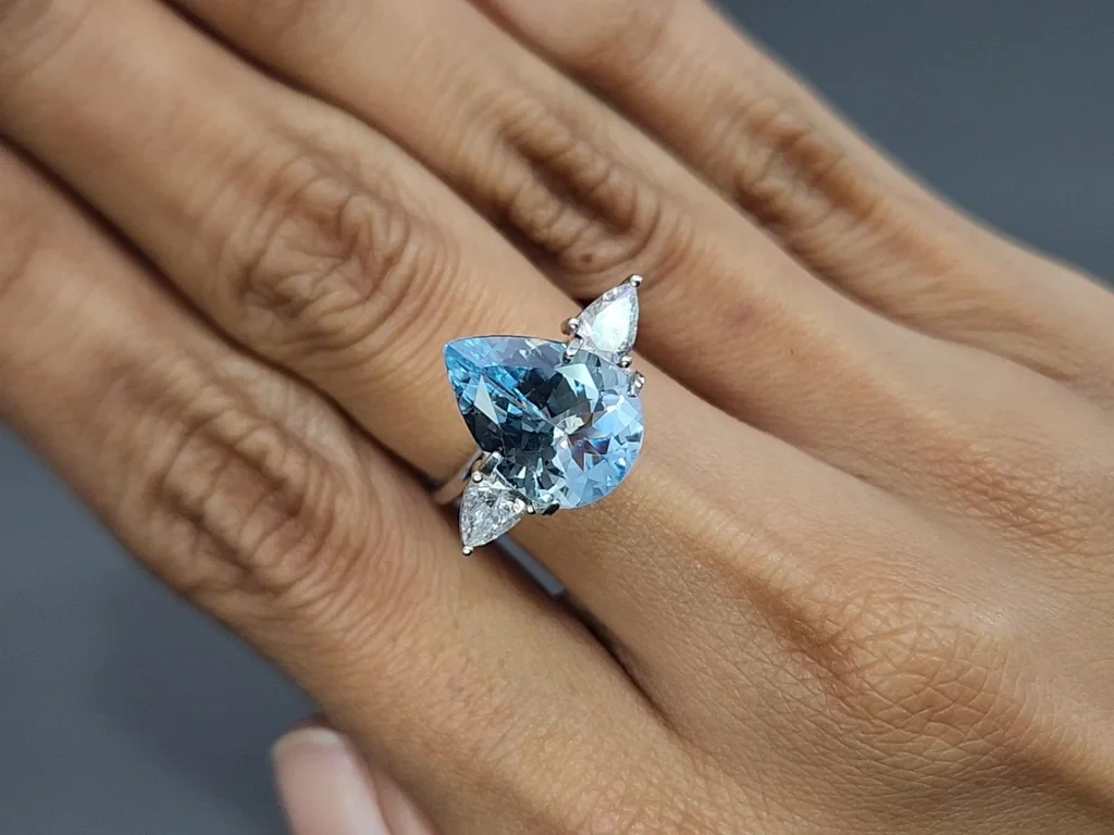 Аквамарин в огранке груша 4,08 карат, Мадагаскар Изображение №5