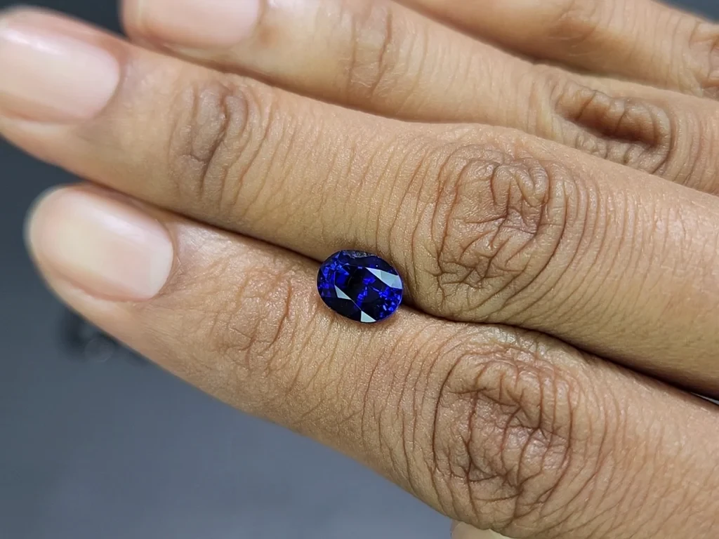 Сапфир Royal Blue в огранке овал 2,00 карат, Шри-Ланка  Изображение №2