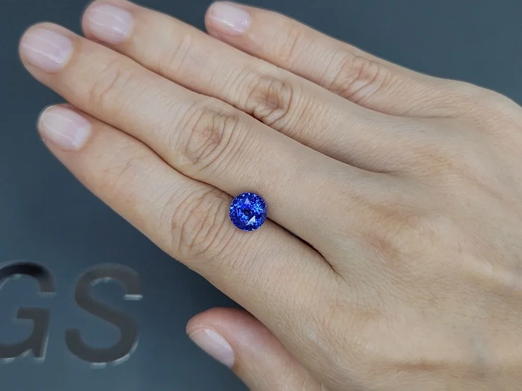 Негретый синий сапфир Royal Blue в огранке круг 3,02 карата, Шри-Ланка Изображение №2