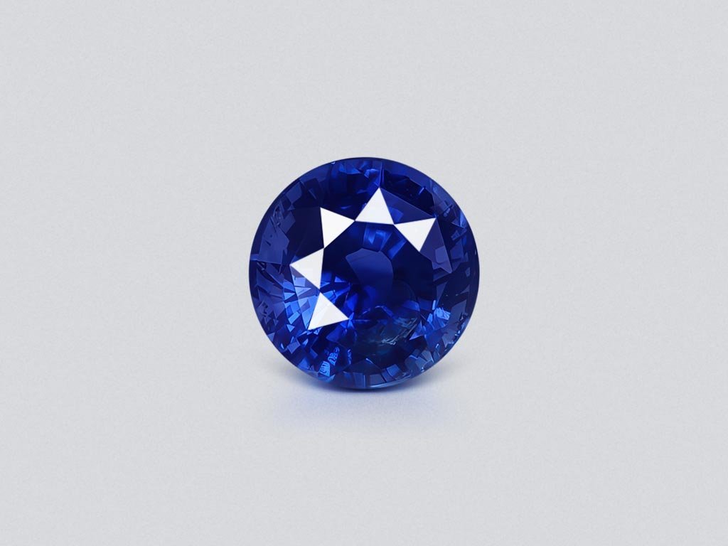 Негретый синий сапфир Royal Blue в огранке круг 3,02 карата, Шри-Ланка Изображение №1