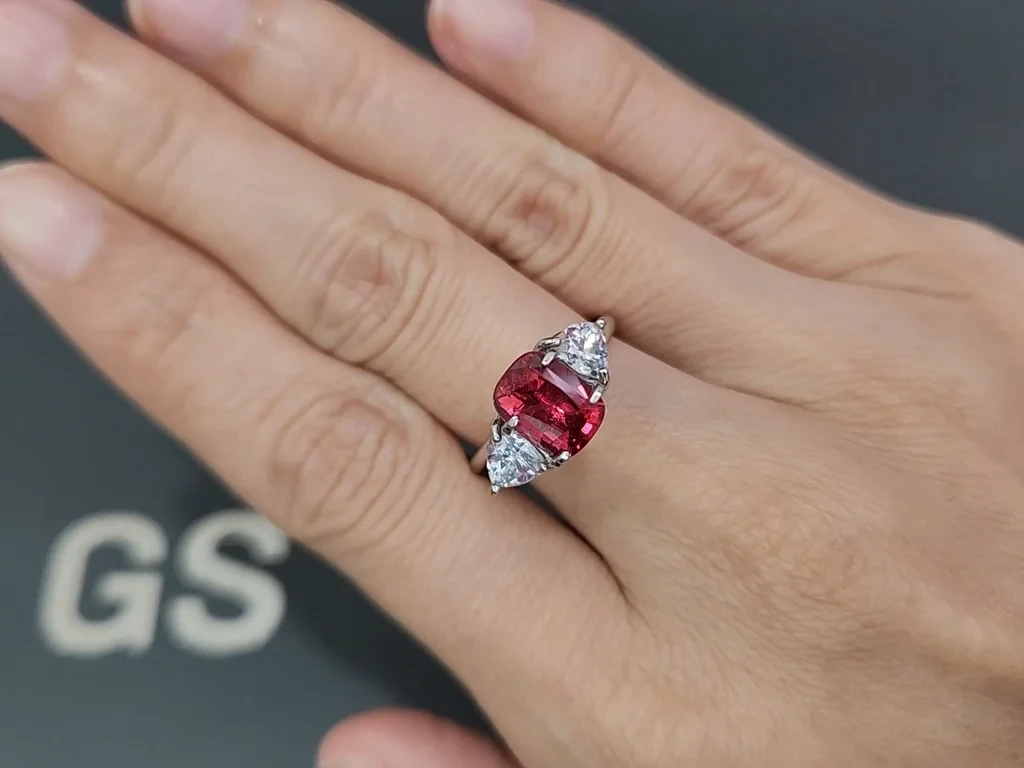 Оранжево-красная шпинель в огранке кушон 2,00 карата, Танзания Изображение №5