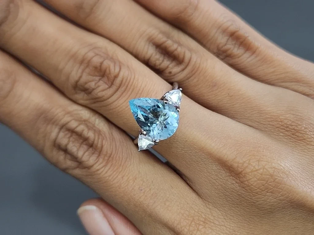 Аквамарин в огранке груша 3,54 карат, Мадагаскар Изображение №5